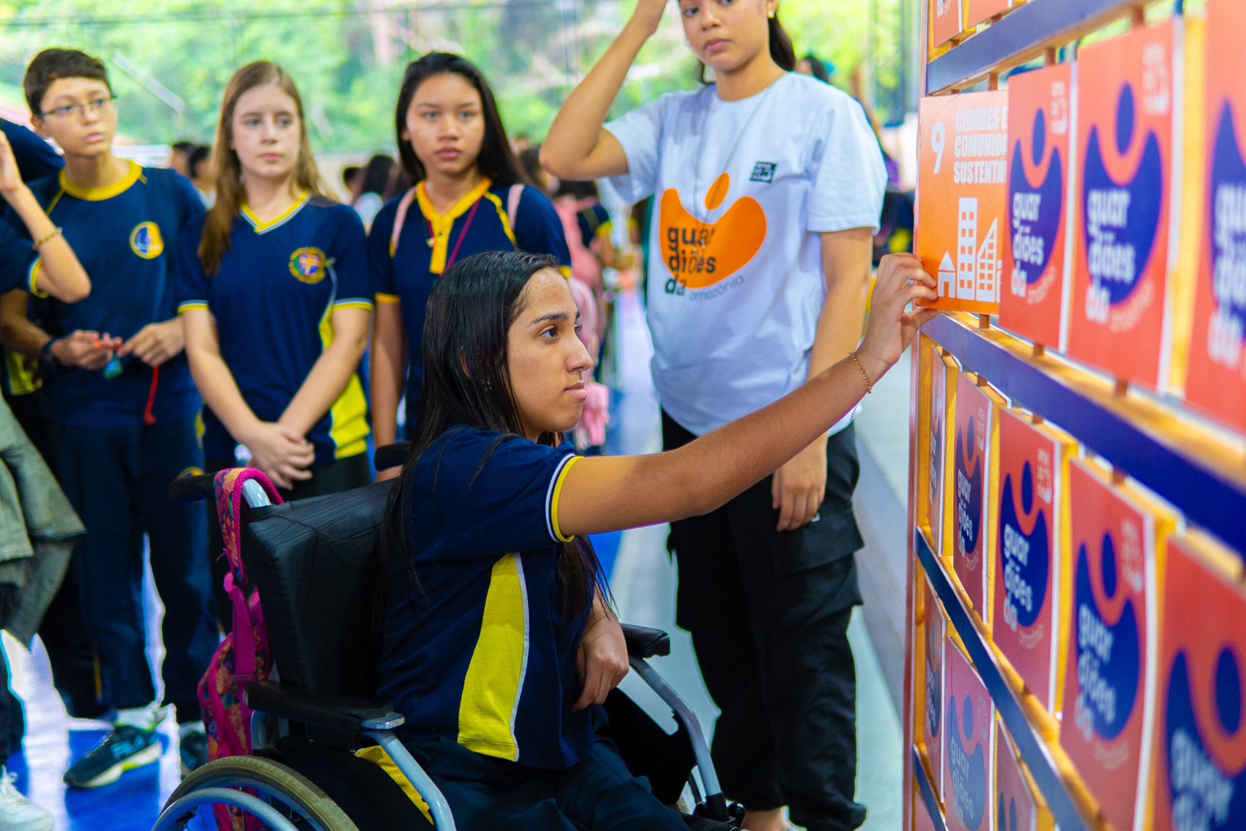Estudantes em atividade educativa sobre os ODS